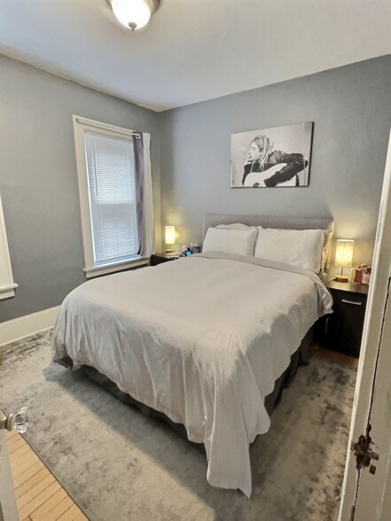 Building Photo - 2634 N Bartlett Ave