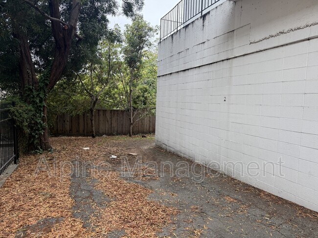 Building Photo - 2632 Warring St