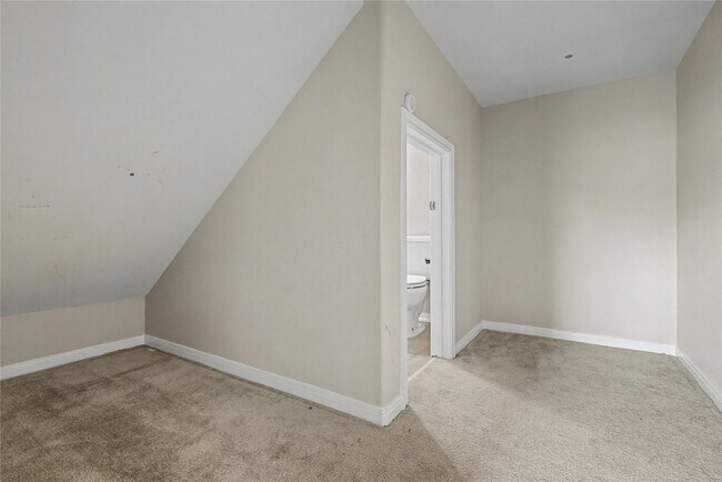 Building Photo - 9947 Valance Way