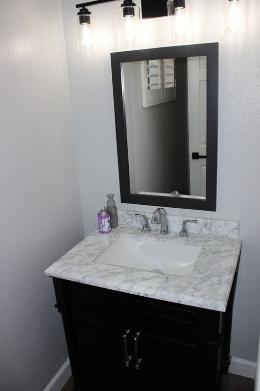 Building Photo - 9165 1/2 Noble Avenue