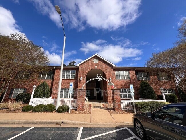 Building Photo - 203 Sturbridge Dr