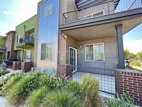 Building Photo - 2049 W 67th Pl