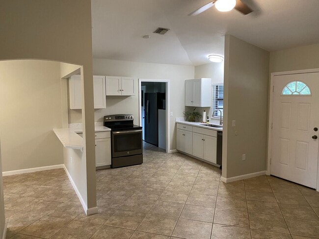 Building Photo - 242 Snyder Dr