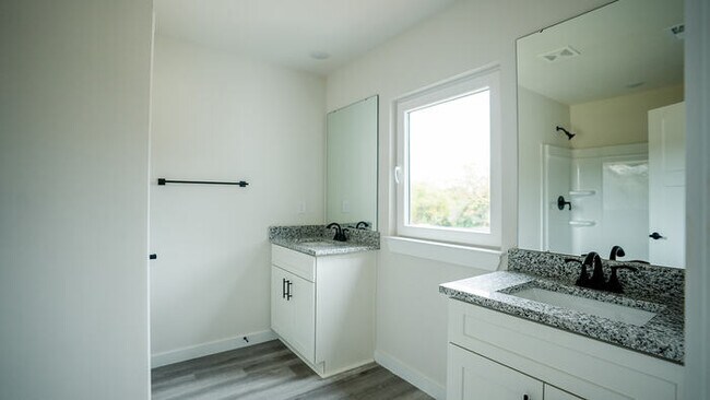 Building Photo - Brand-New Luxury 3BR Townhomes – First Mon...