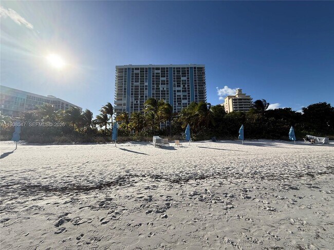 Building Photo - 881 Ocean Dr