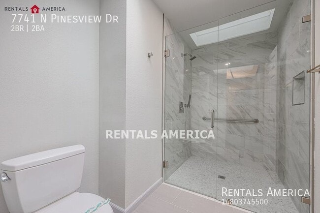 Building Photo - Resort Style Living