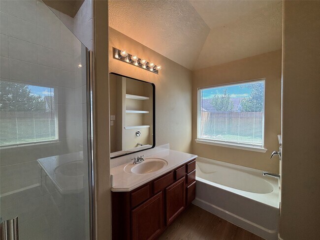 Building Photo - 10831 Harston Dr