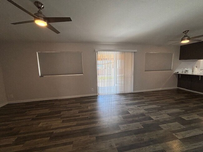 Building Photo - 3 Bedroom - 2 Bath Home