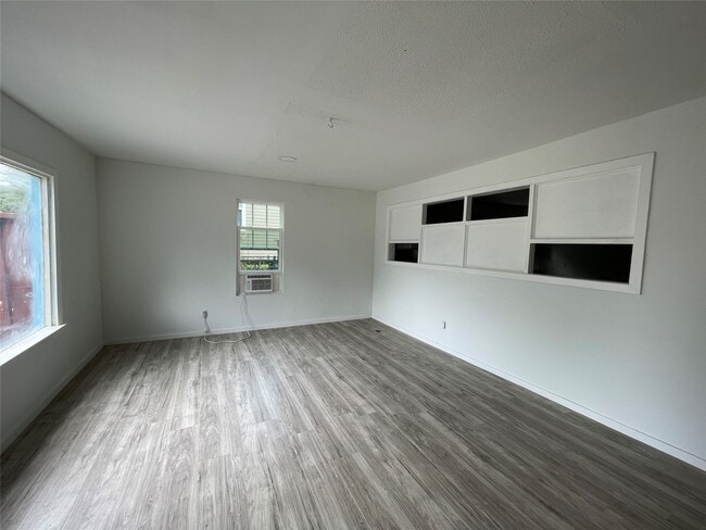 Building Photo - 4602 Leffingwell St