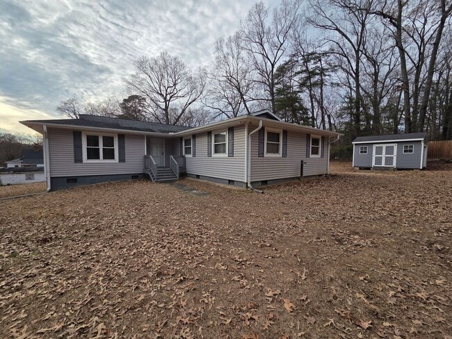 Building Photo - Quiet country rancher on large, secluded lot right at Route 1 and 288