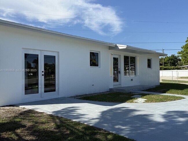 Building Photo - 11805 SW 185th St