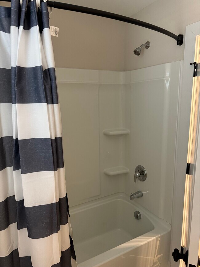 Building Photo - Mebane townhouse