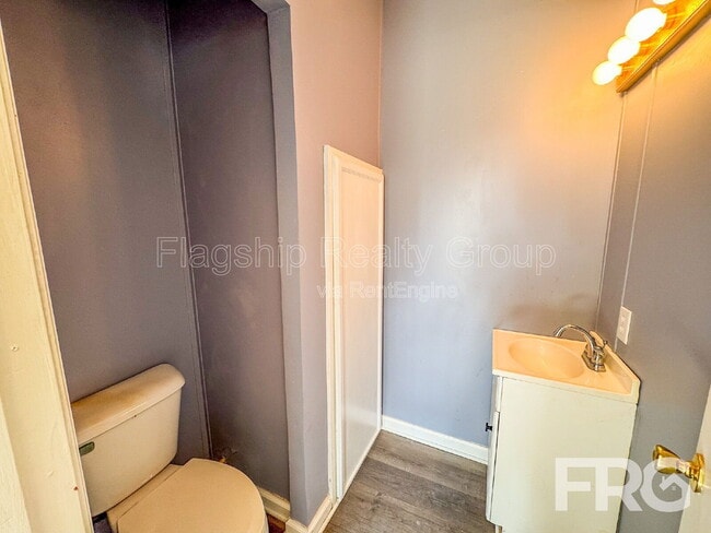 Building Photo - 2057 Oakley Rd