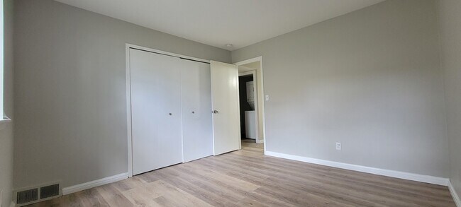 Building Photo - 45260 Keding St