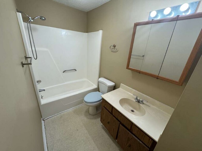 Building Photo - 6314 Wedgewood St