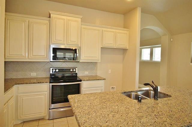 Building Photo - 6613 Meadow Glen Dr