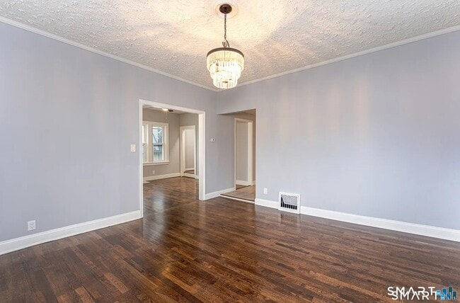 Building Photo - 87 Melrose Ave