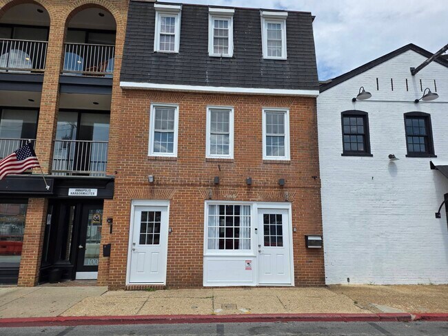 Building Photo - 6 Dock St