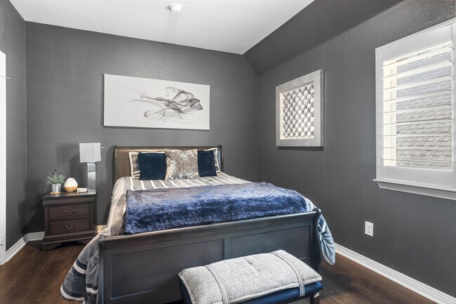 Building Photo - 1104 Steele Ln