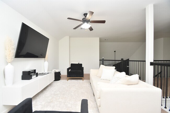 Building Photo - 24119 Via Renata Dr