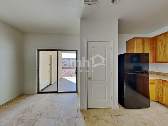 Building Photo - 17664 N 185th Ln