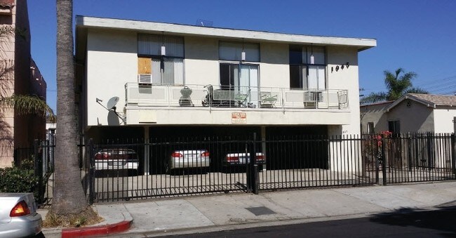 Building Photo - 1045 N Ardmore Ave