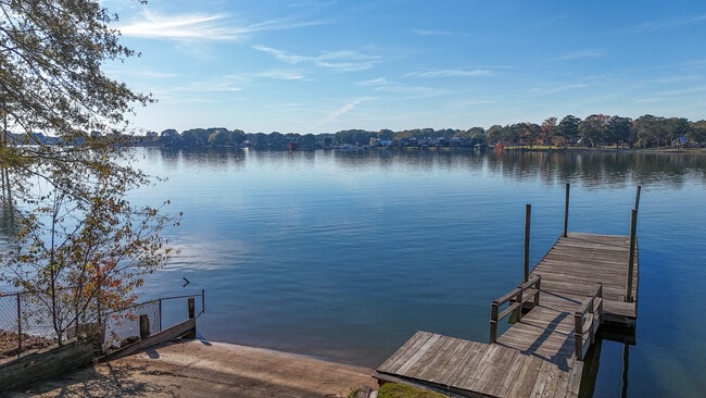 Building Photo - 6393 Rainbow Row