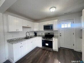 Building Photo - 22 Brewster St