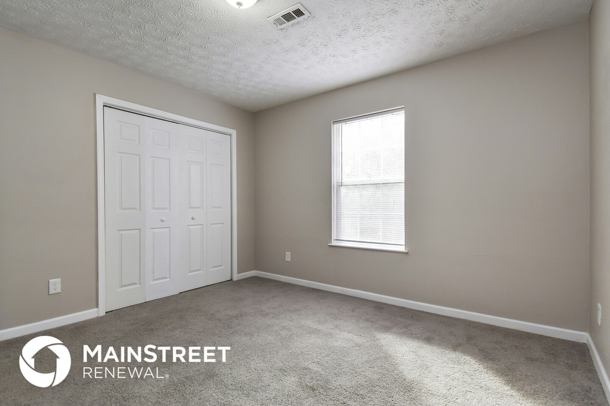 Building Photo - 8043 Trinity Park Dr
