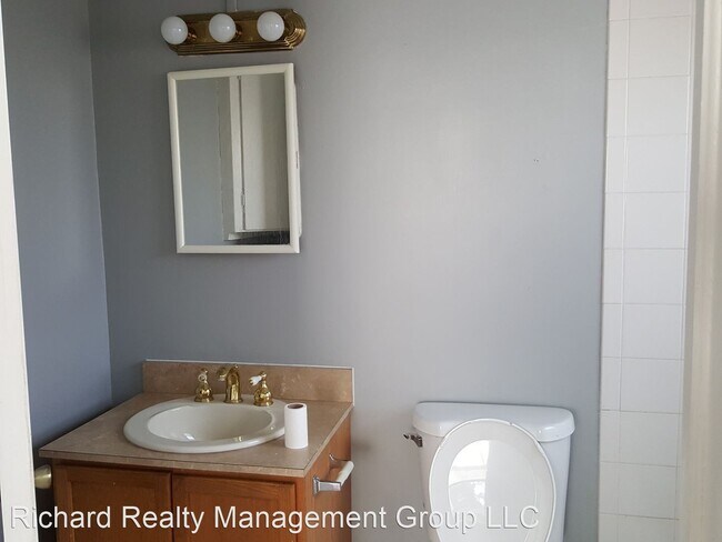 Building Photo - 1 br, 1 bath House - 532 W. De Soto Street