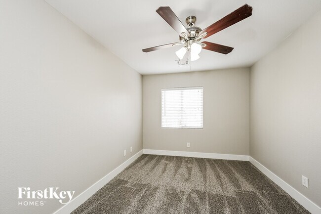 Building Photo - 809 Chapleton Ct