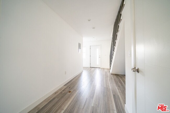 Building Photo - 5746 Elmer Ave