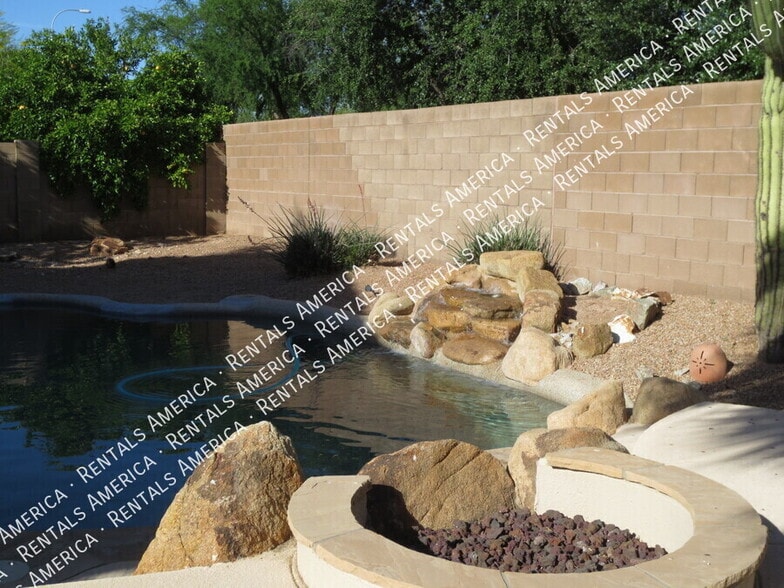 Building Photo - 2671 S Leonard Pl