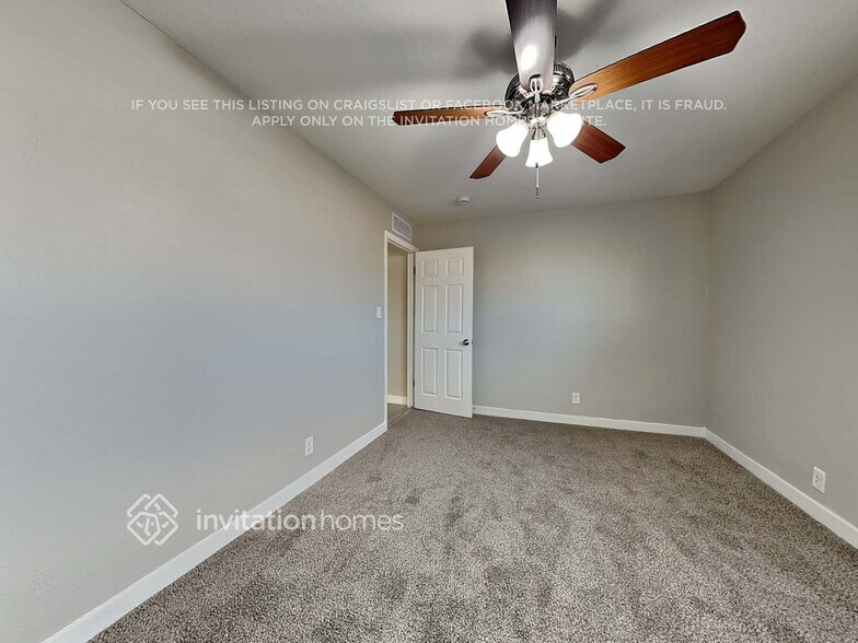 Building Photo - 1539 W 7th St