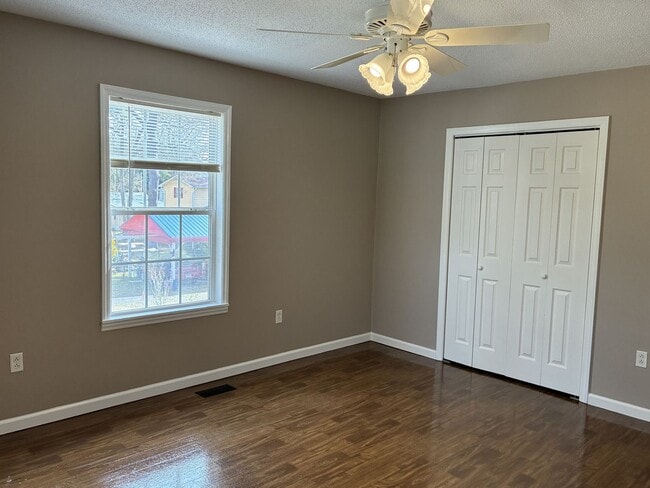 Building Photo - 2 Bedroom 1 Bath Home in Howells Point, Sunset Harbor, Bolivia, N C