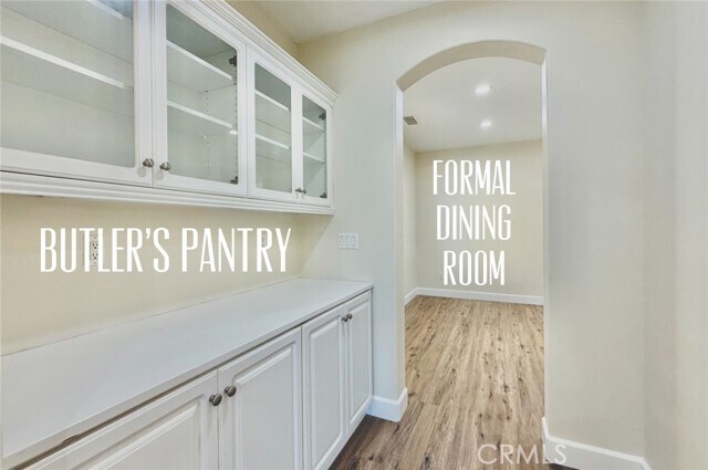 Building Photo - 2566 Pearblossom St