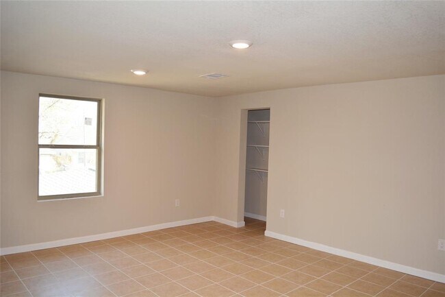 Building Photo - 3007 Grovey St