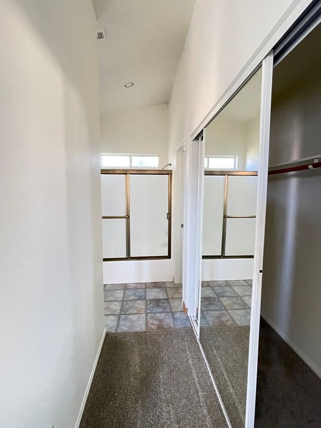 Building Photo - Two Story Glen Ellen Home