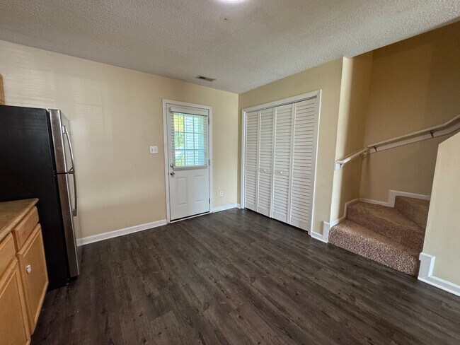 Building Photo - 1005 Timberlake Trail