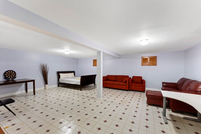 Building Photo - 529 Rosier Rd