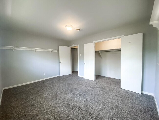 Building Photo - 4010 47th St