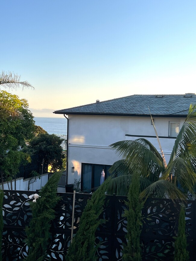 Building Photo - 5726 La Jolla Blvd