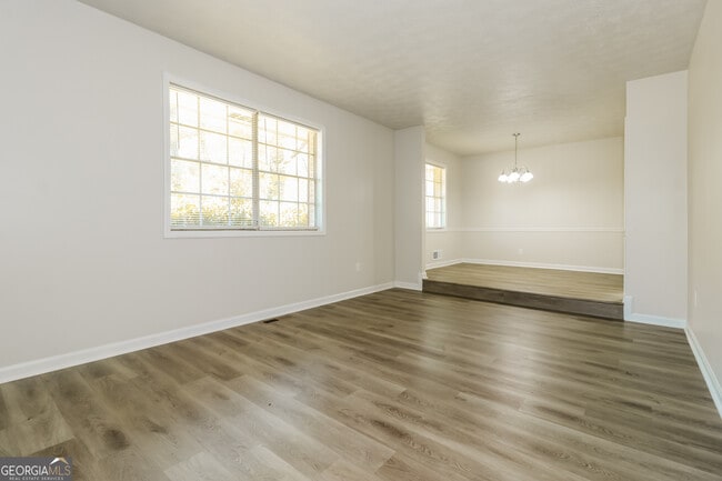 Building Photo - 2255 Kings Forest Dr SE