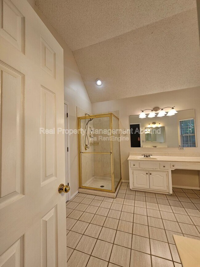Building Photo - 4009 East 88th St S