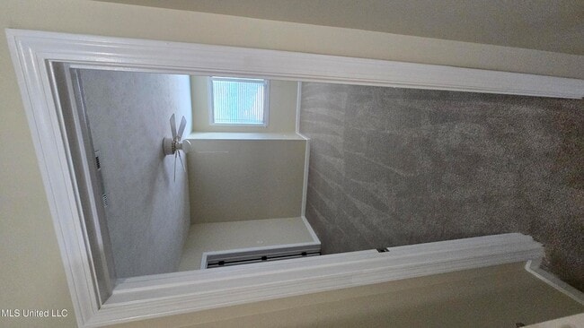 Building Photo - 933 Glastonbury Cir