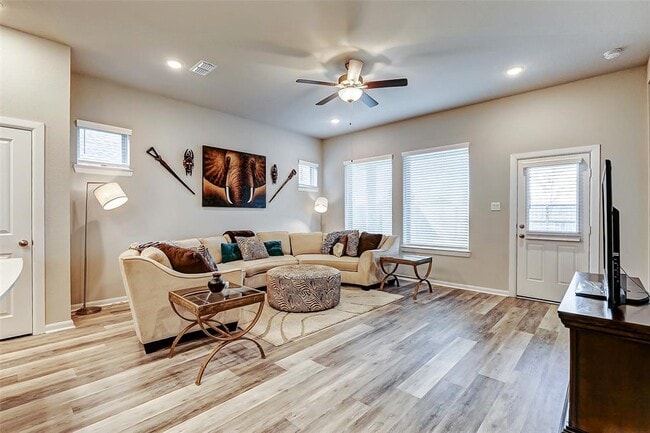Building Photo - 5110 Morrison Dr