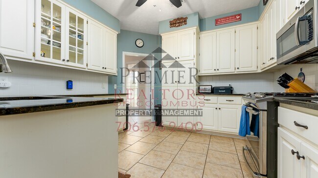 Building Photo - 9230 Garrett Creek Dr