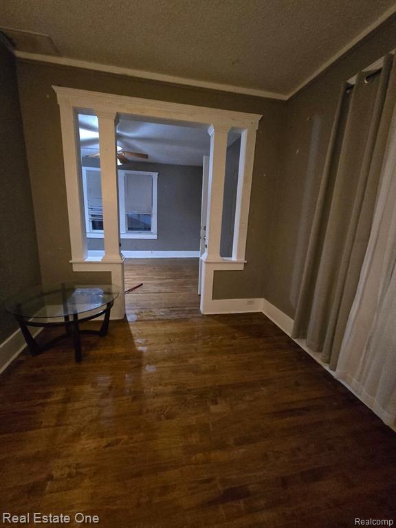 Building Photo - 1144 Elm St