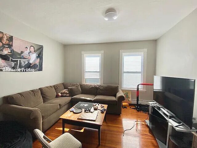 Building Photo - 31 Lawn St