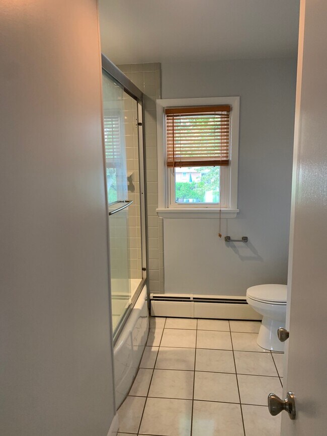 Building Photo - Beautiful 2 bed Rancher for Rent. Palmyra